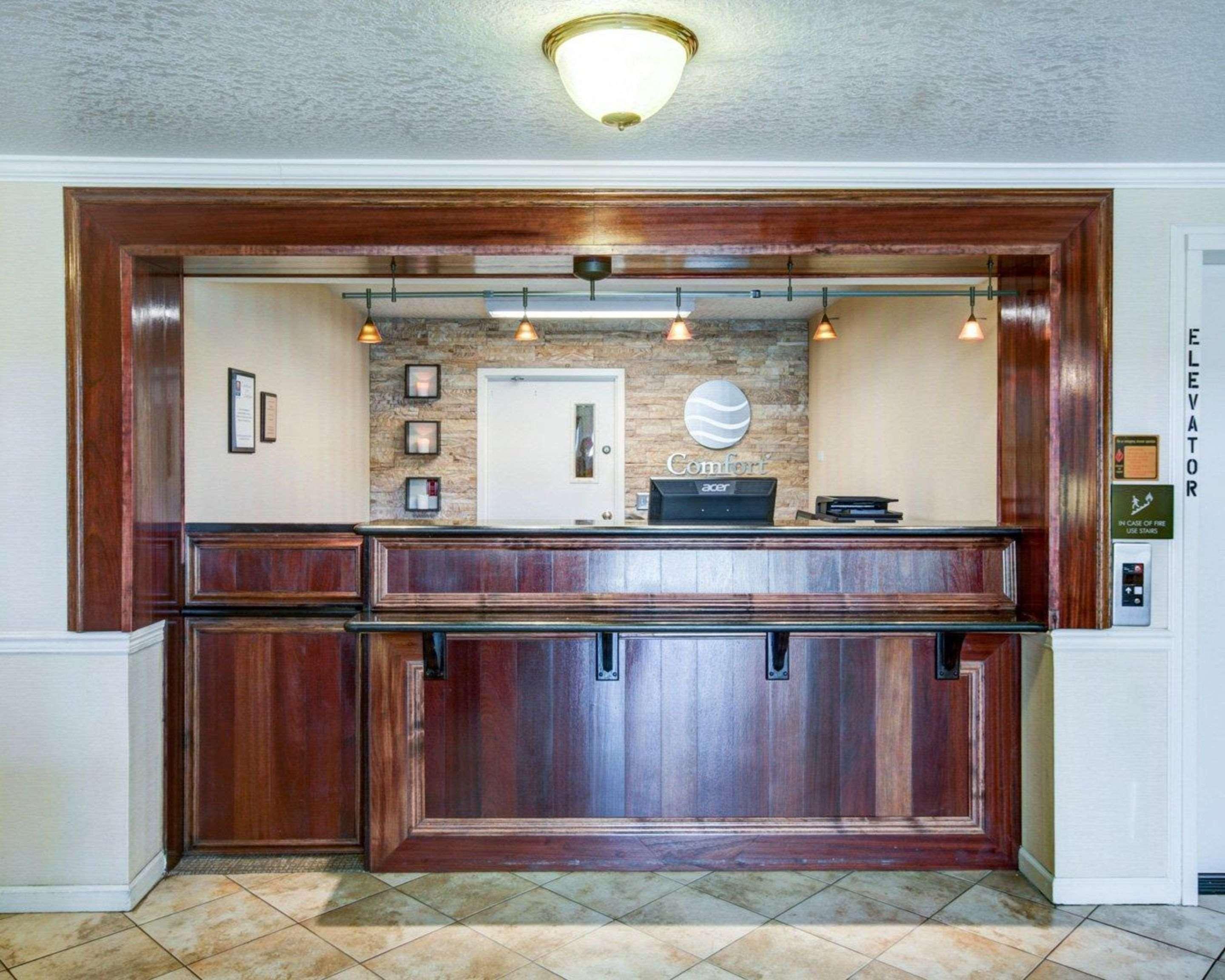 Comfort Inn Redding Near I-5 Εξωτερικό φωτογραφία